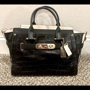 ** Like New - Beautiful Croc Embossed Leather - Coach Swagger Bag **